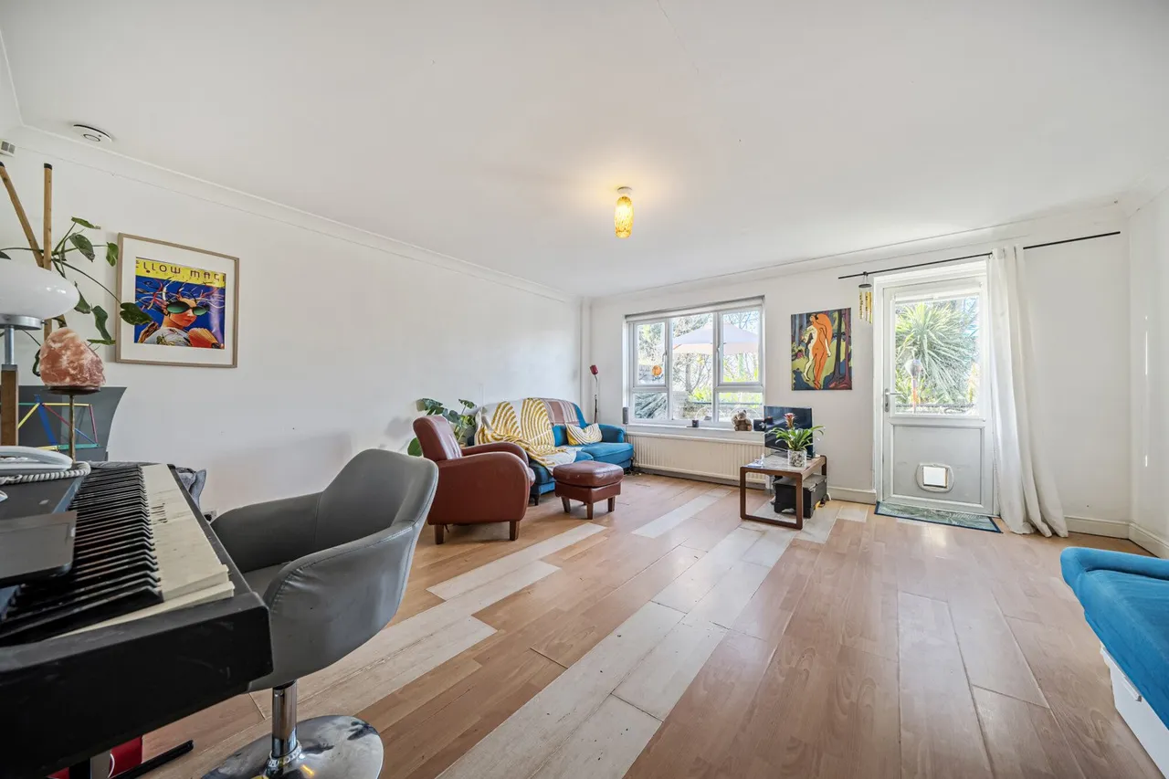 Dutton Street, SE10, photo 14