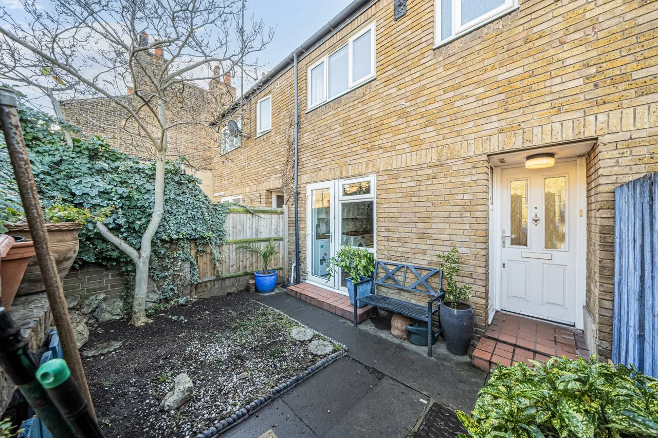 Dutton Street, SE10, photo 17