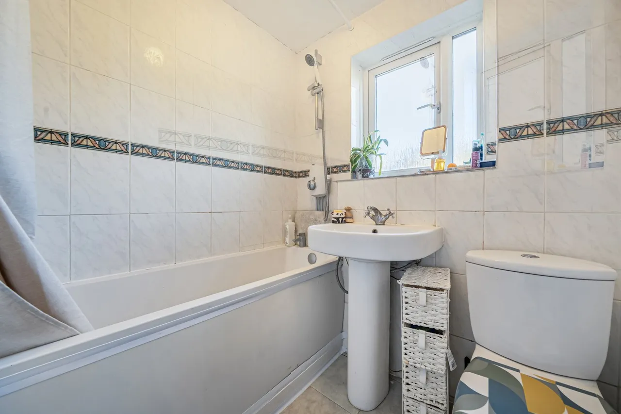 Dutton Street, SE10, photo 18