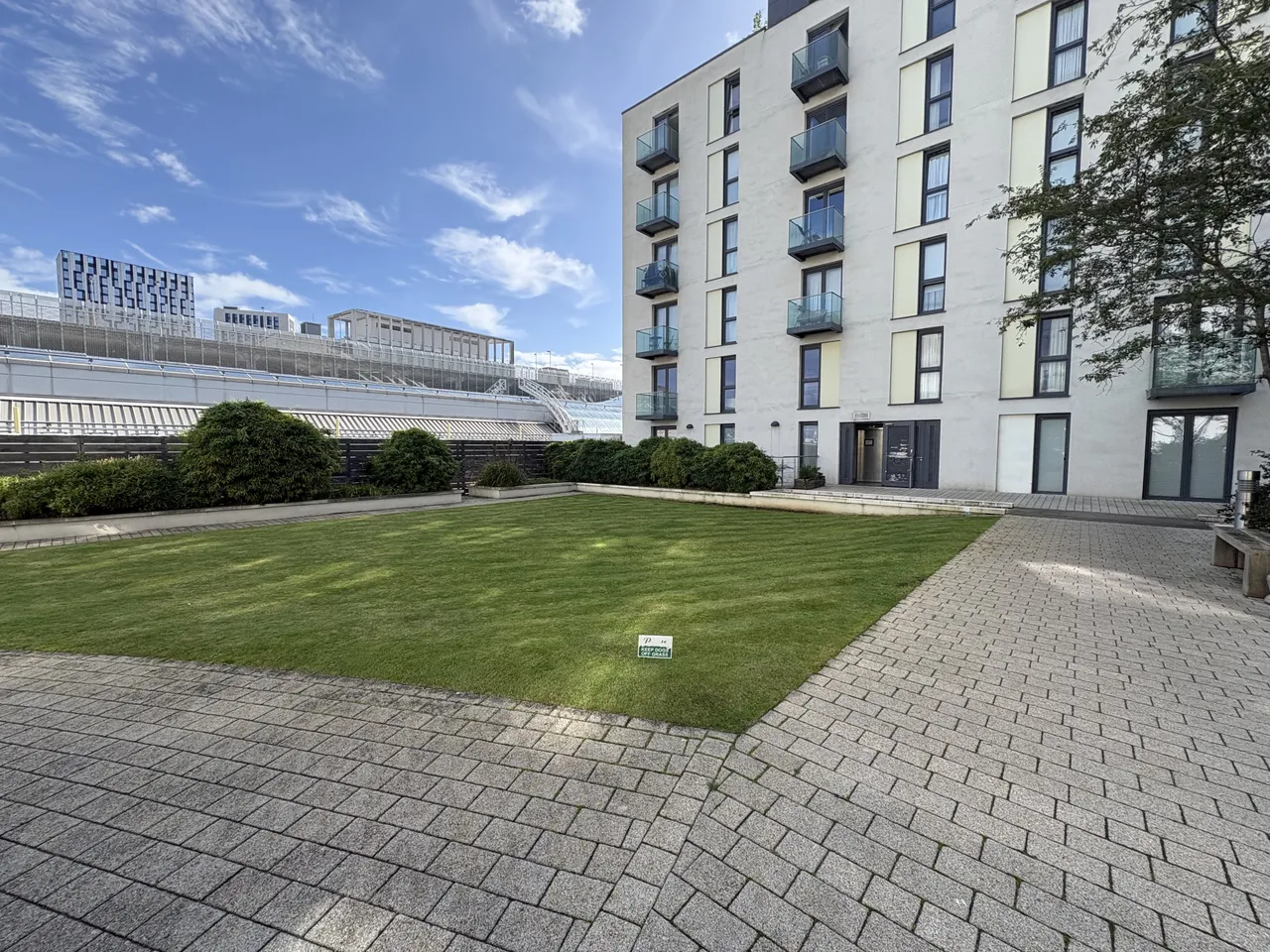 Hayes Apartments, Cardiff, CF10, photo 2