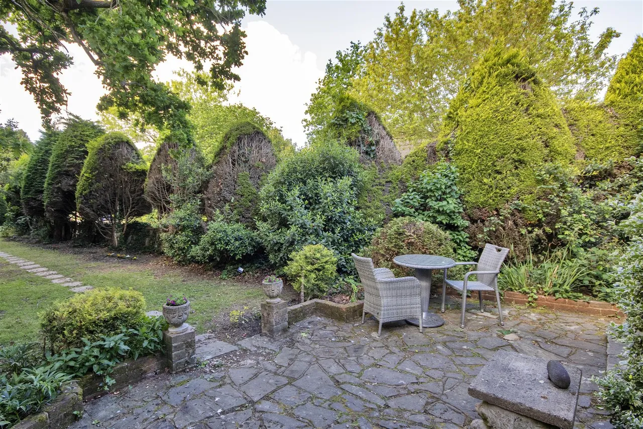 High Hilden Close, Cash Buyers Only, photo 4