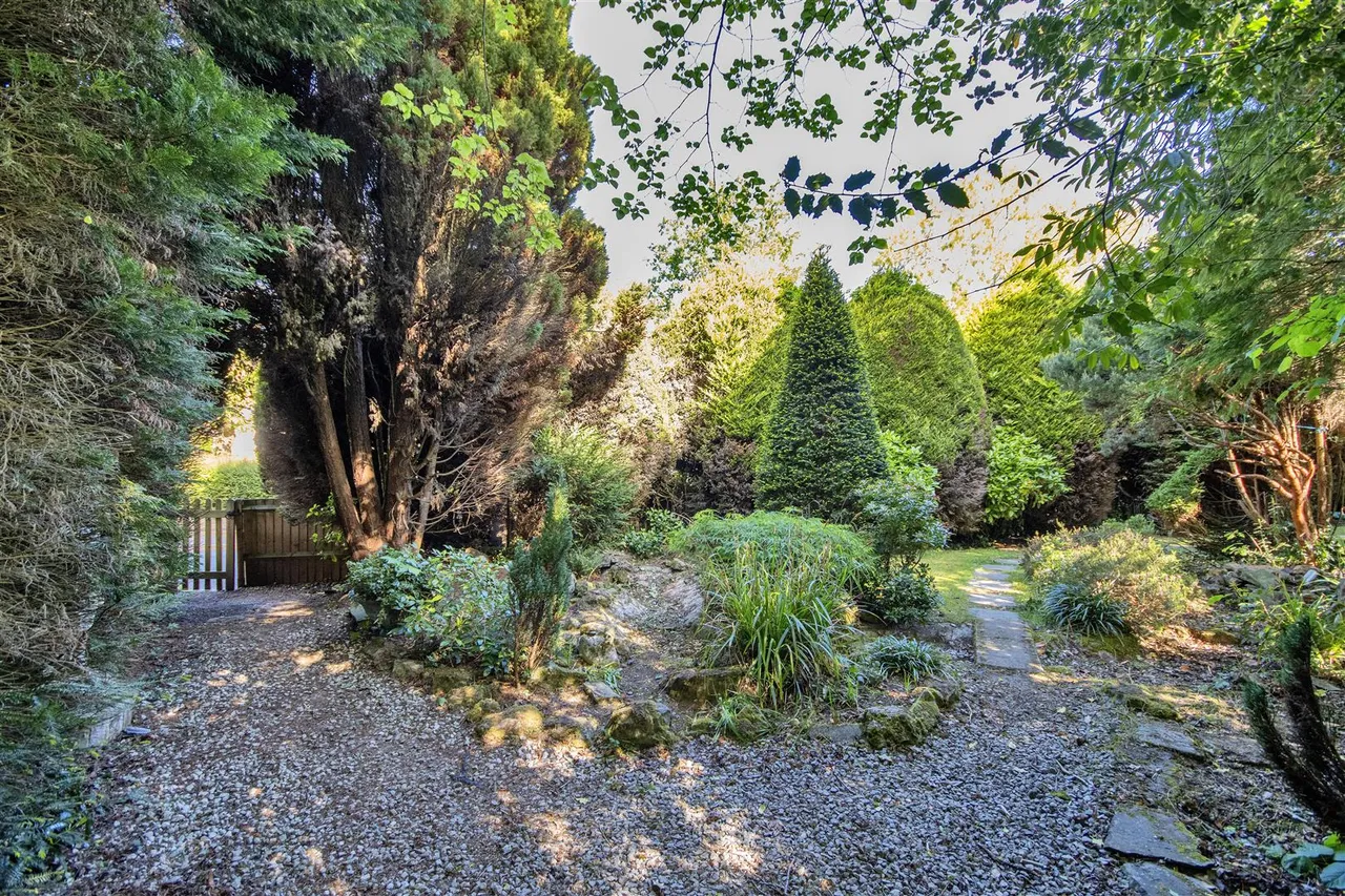 High Hilden Close, Cash Buyers Only, photo 11
