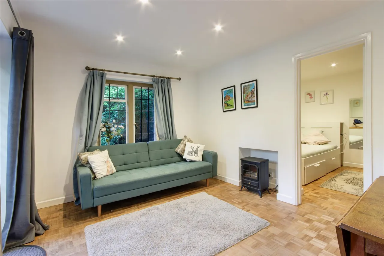 High Hilden Close, Cash Buyers Only, photo 3