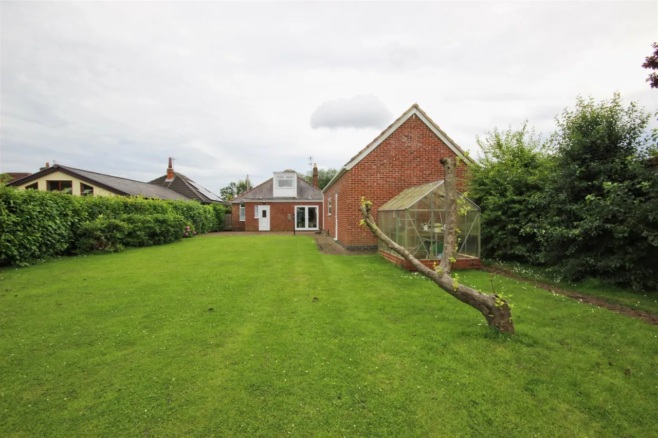 4 bed house for sale — Hawthorne Avenue, Willerby