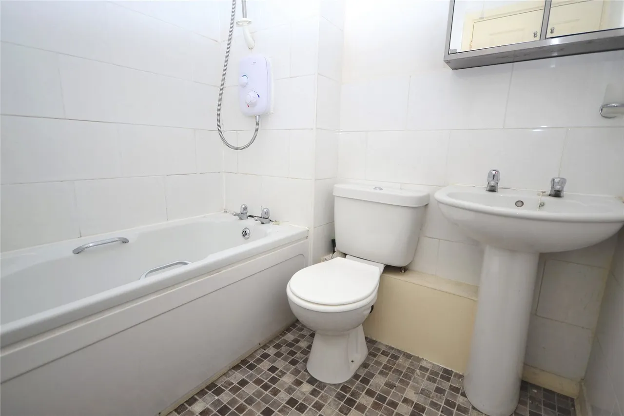 Stapleford Close, Chelmsford, CM2, photo 6