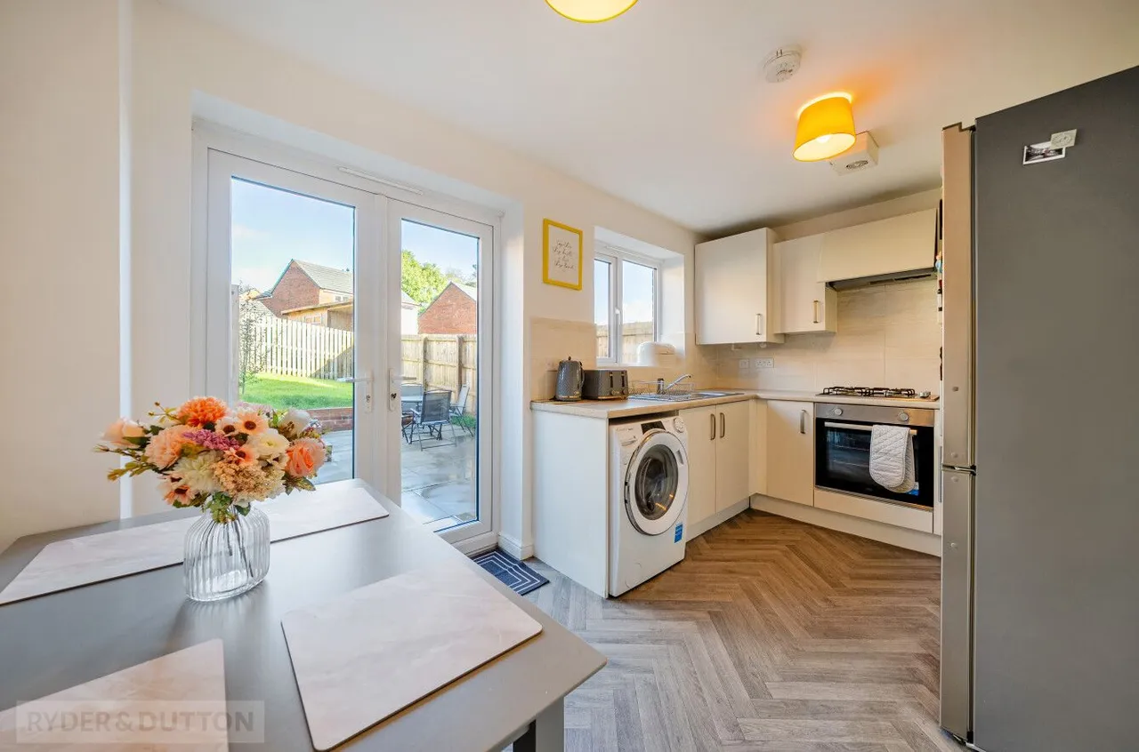Spring Mill Avenue, Whitworth, OL12, photo 4