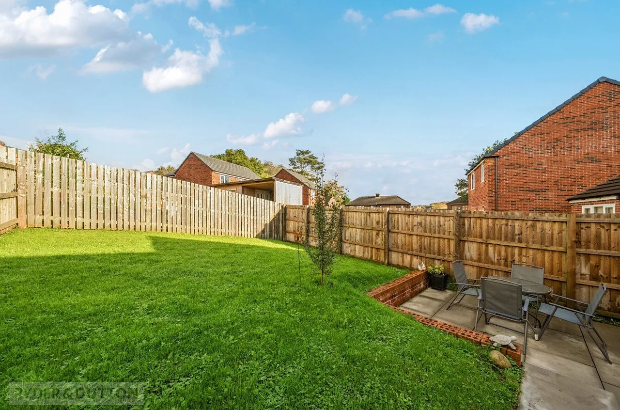 Spring Mill Avenue, Whitworth, OL12, photo 19