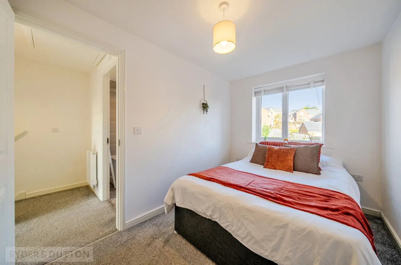 Spring Mill Avenue, Whitworth, OL12, photo 13