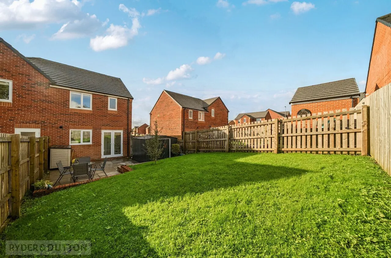 Spring Mill Avenue, Whitworth, OL12, photo 20