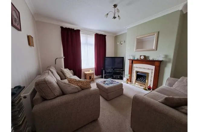Marlborough Avenue, Whitby, photo 5