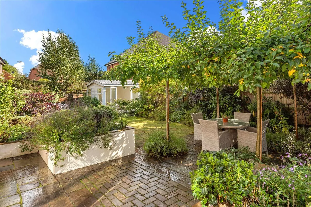 Leith Way, Cranleigh, GU6, photo 17