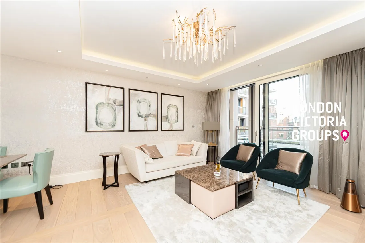 2 bed house for sale, Strand, London