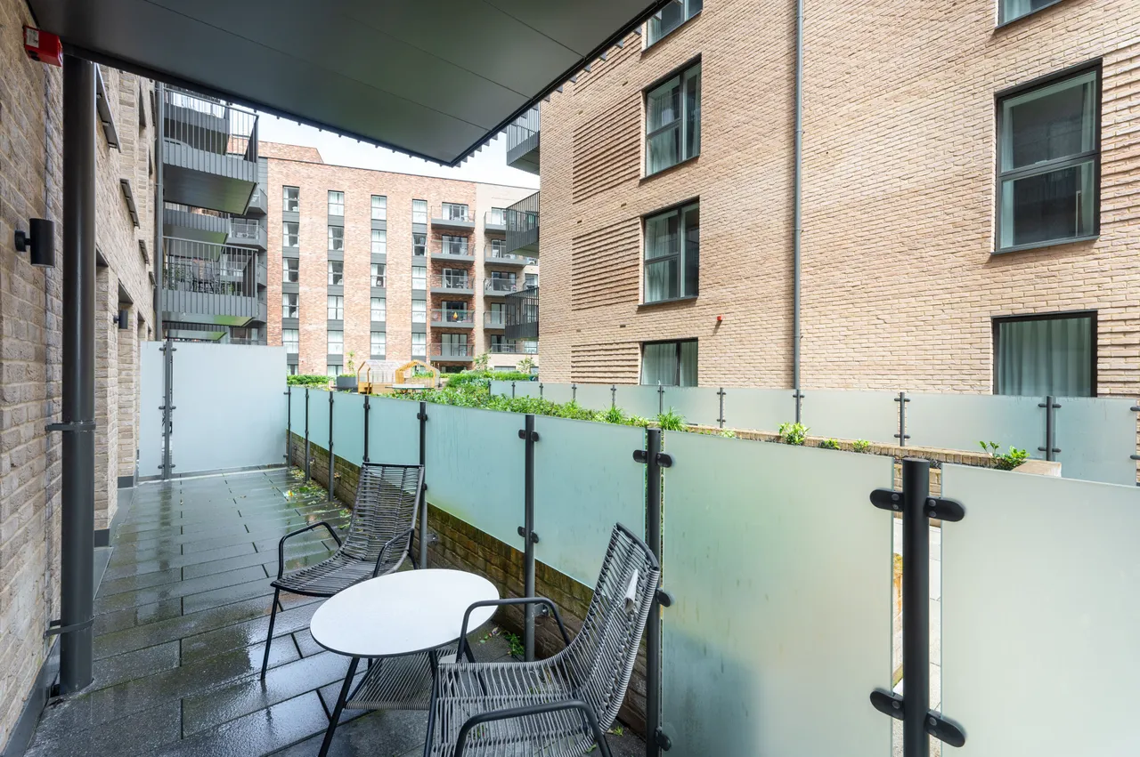 London, NW9, photo 7