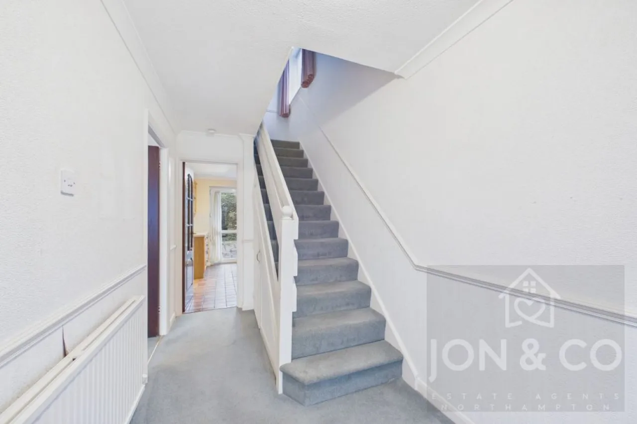 Edges Court, Moulton, NN3, photo 12