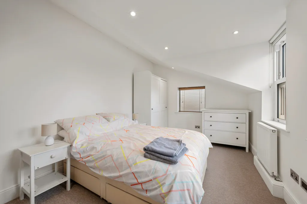 Replingham Road, London, SW18, photo 3