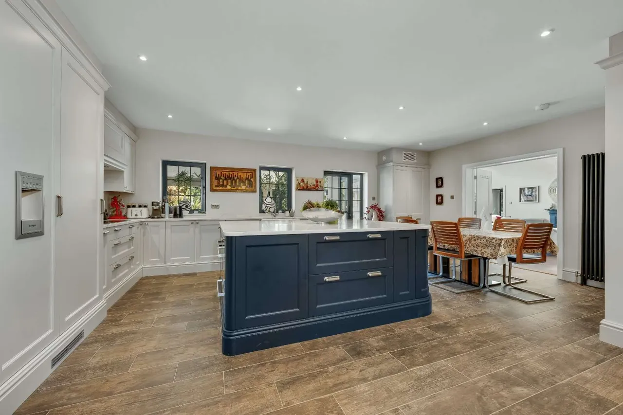 East Road, Weybridge, KT13, photo 9