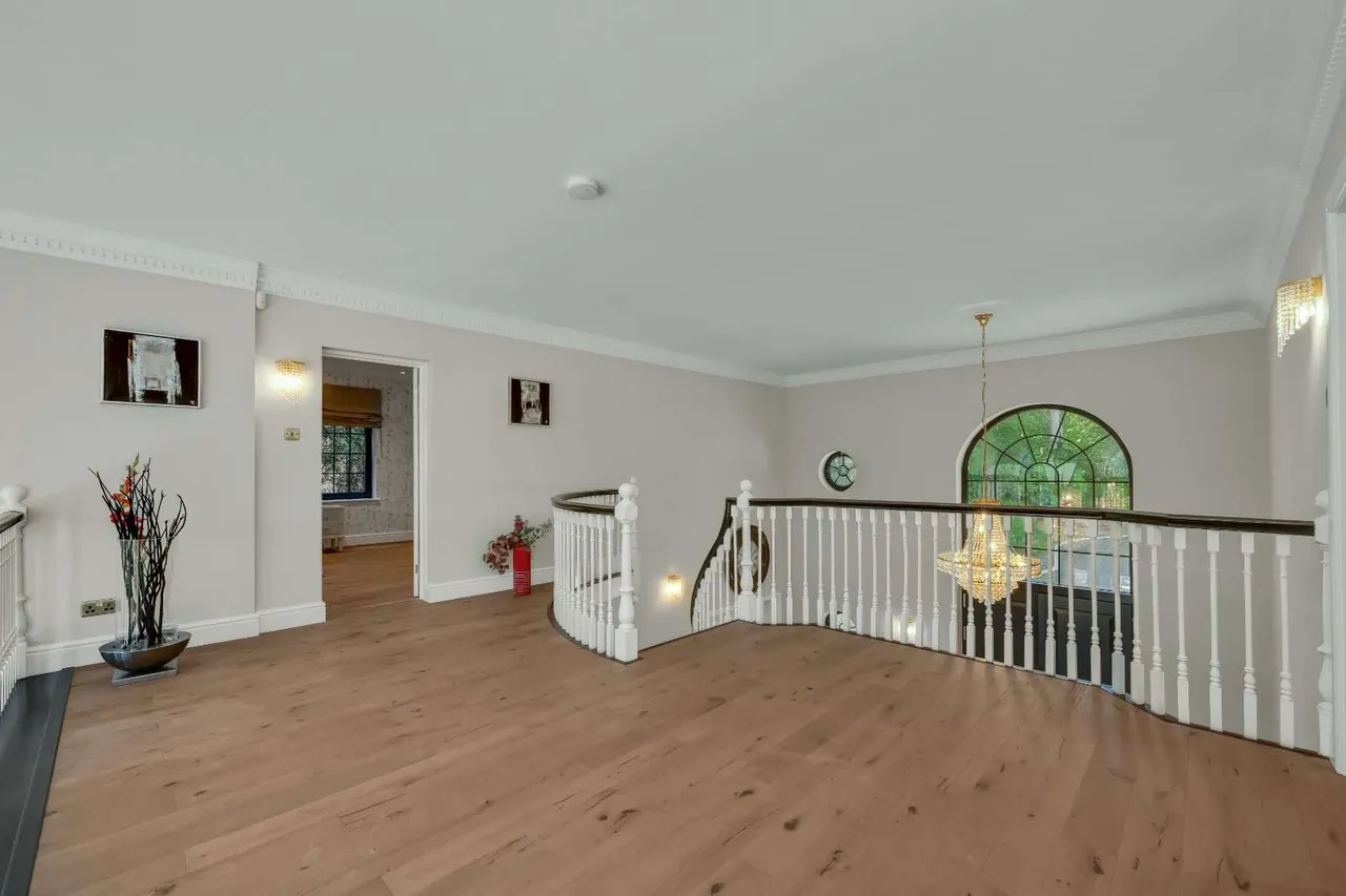 East Road, Weybridge, KT13, photo 15