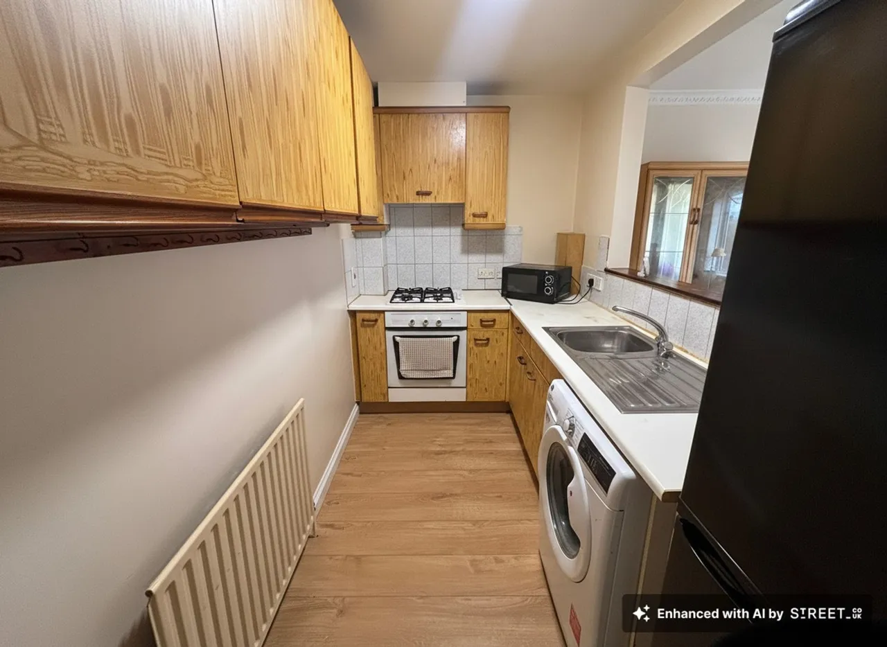 Flat 5, The Gables, London, 125 Harrow Road, E11 3PX, photo 4