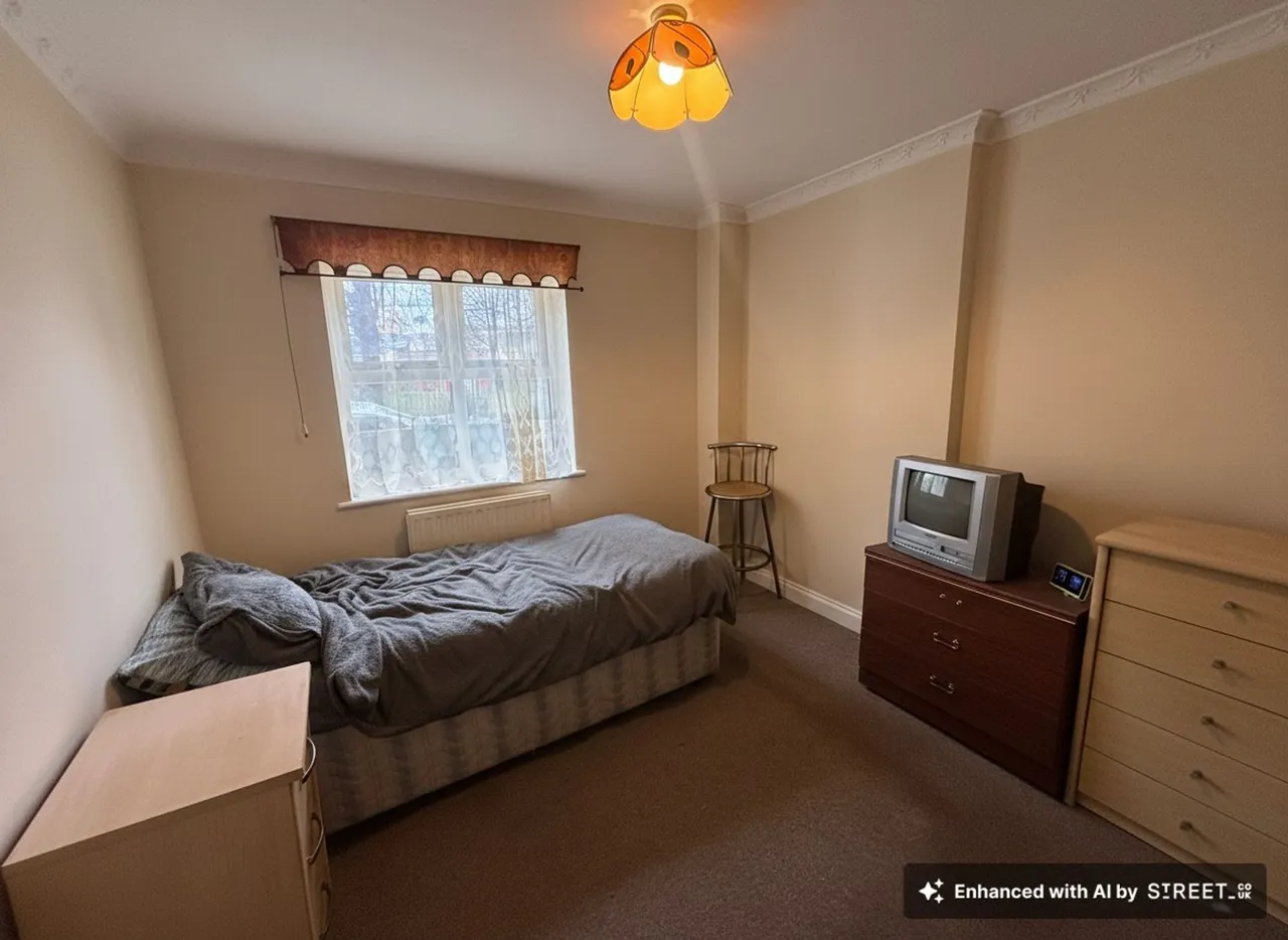 Flat 5, The Gables, London, 125 Harrow Road, E11 3PX, photo 7
