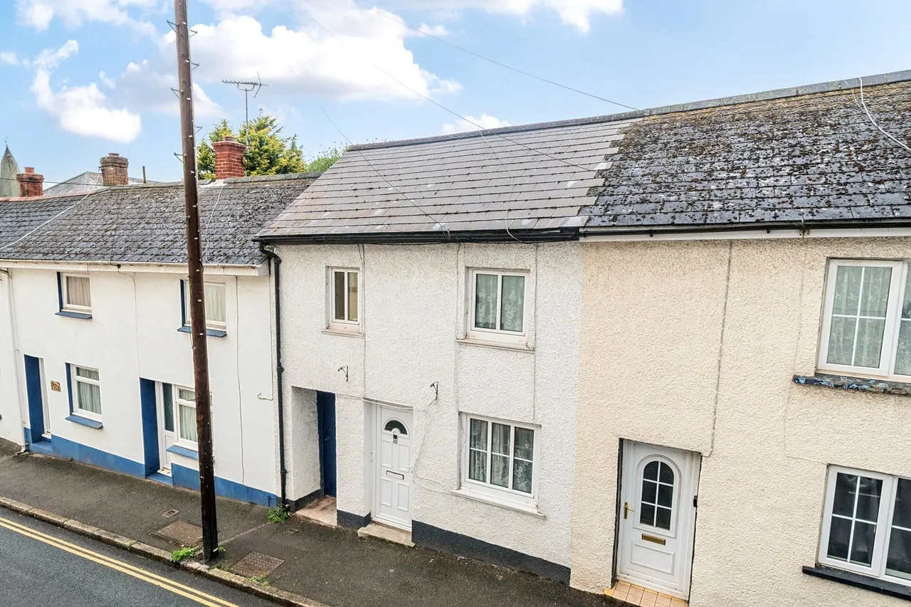 2 bed property for sale, High Street, North Tawton, EX20