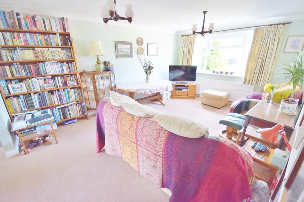 Victoria Gardens, Fordingbridge, SP6 1DJ, photo 2