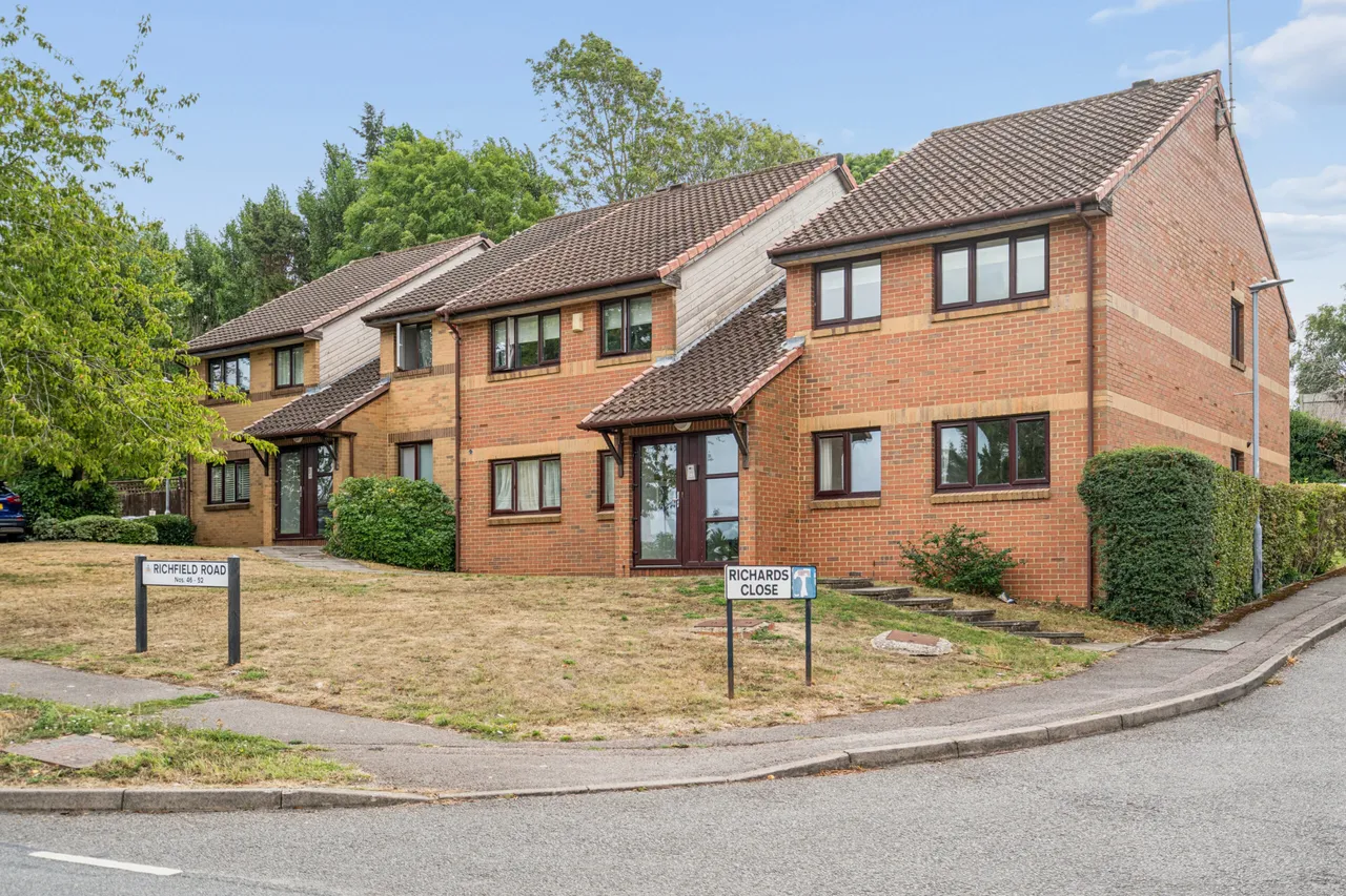 2 bed flat for sale — Richfield Road, Bushey, Bushey, WD23 4RP