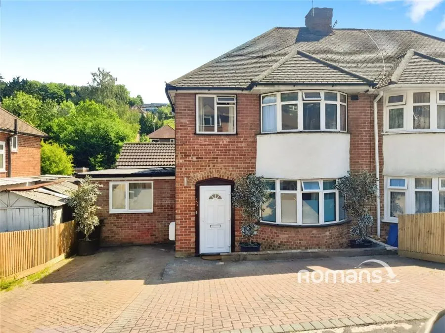 7 bed house to rent, Chairborough Road, High Wycombe, HP12