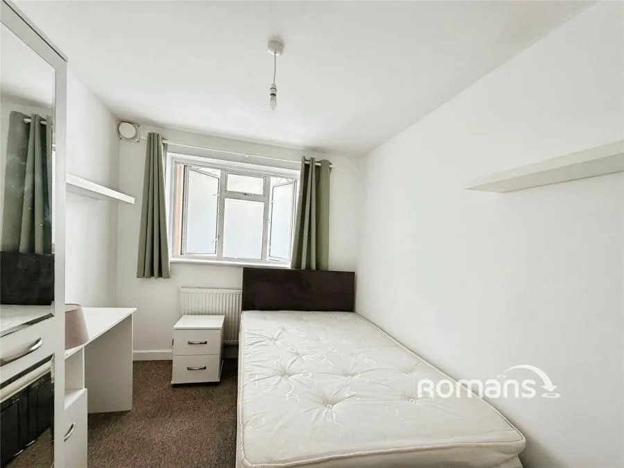 Chairborough Road, High Wycombe, HP12, photo 5
