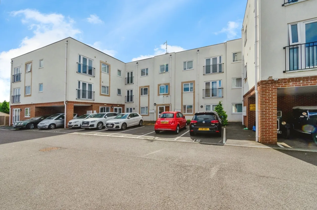 2 bed flat for sale — Lichfield Road, Willenhall, West Midlands, WV12