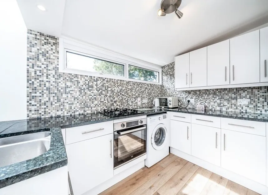 Thames Street, Hampton, TW12, photo 4