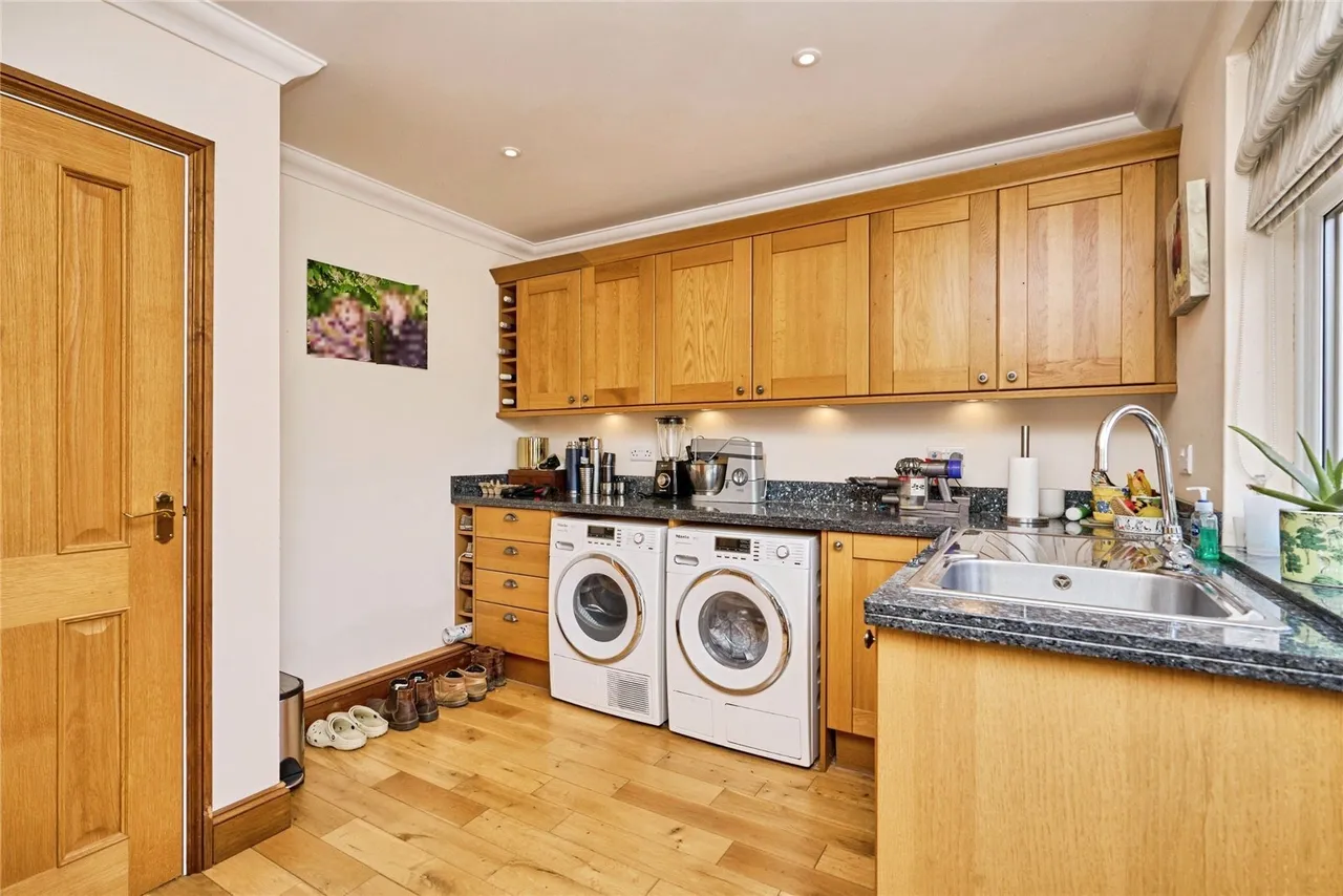 St. Johns Road, Newport, PO30, photo 20