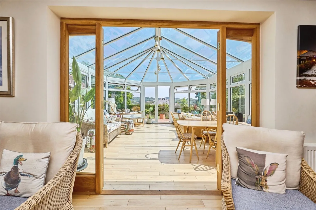 St. Johns Road, Newport, PO30, photo 8