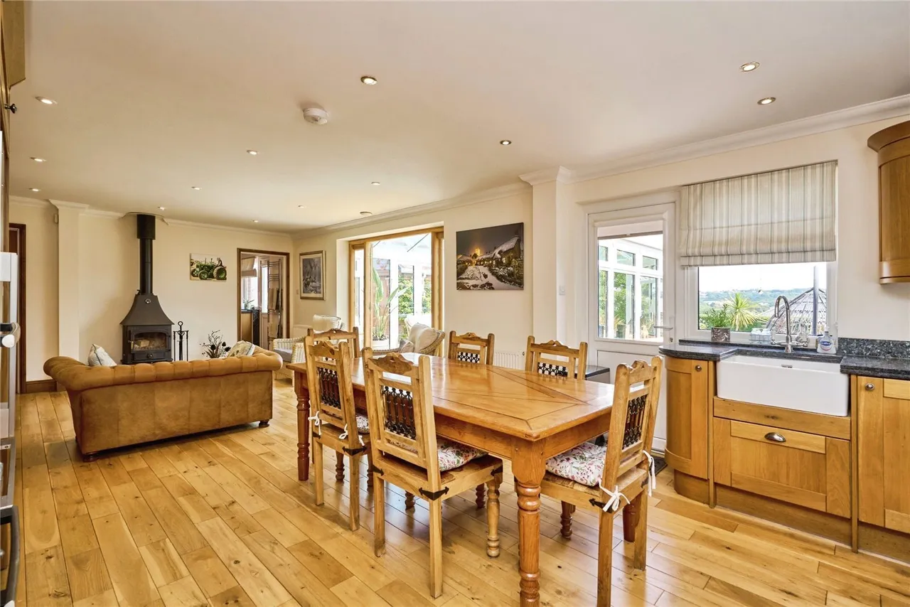 St. Johns Road, Newport, PO30, photo 10