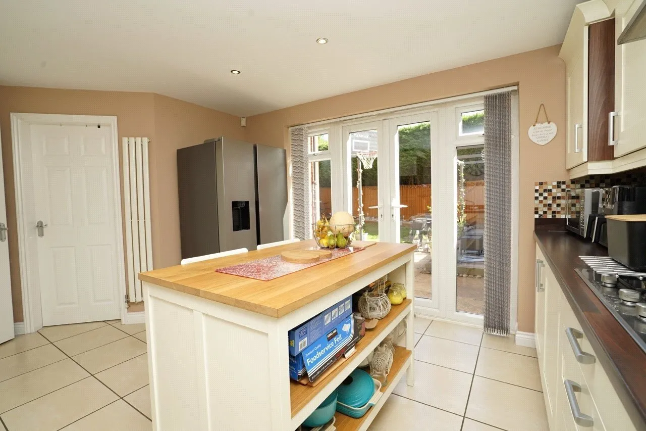 Langley Close, Bestwood Village, NG6, photo 11