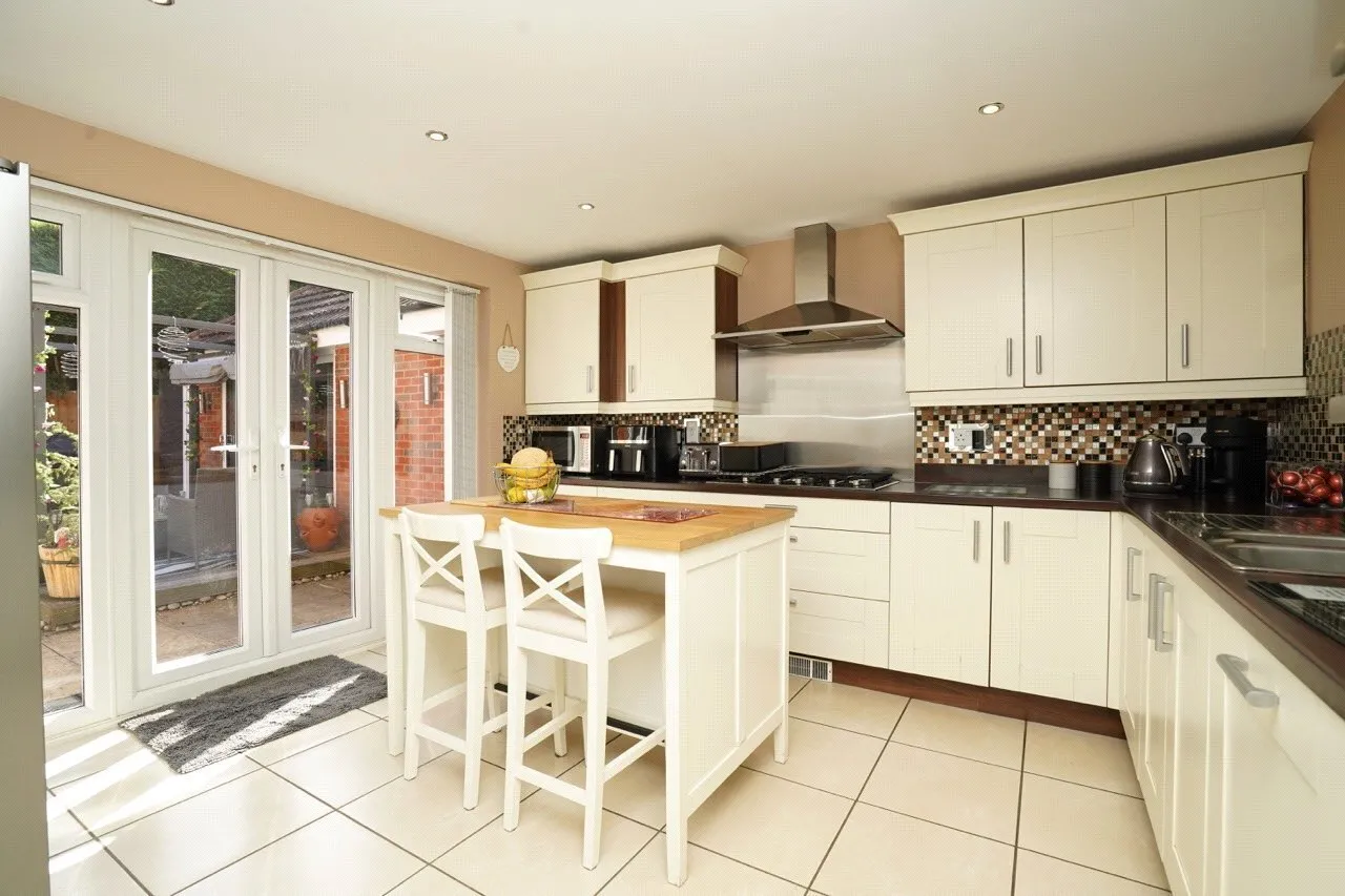 Langley Close, Bestwood Village, NG6, photo 2