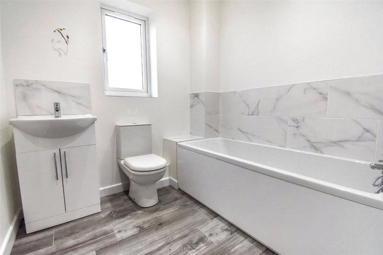 Mount Pleasant Road, Aldershot, Hampshire, GU12 4NL, photo 12