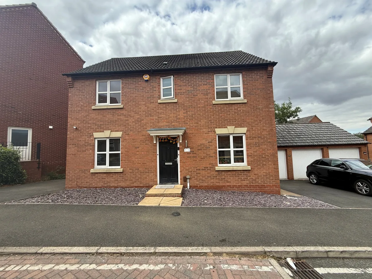 4 bed house for sale — Timble Road, Hamilton, Leicester
