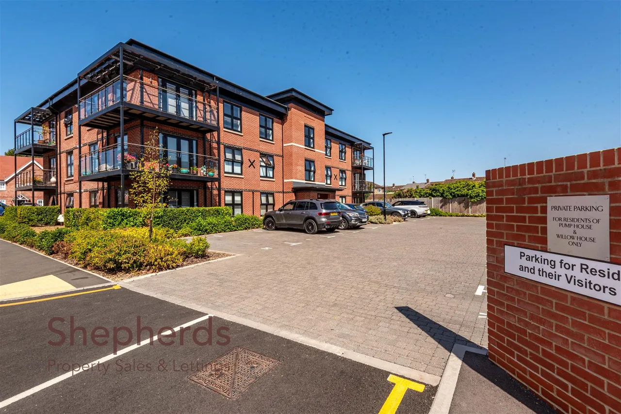 Badgers Walk, Broxbourne, EN10, photo 19