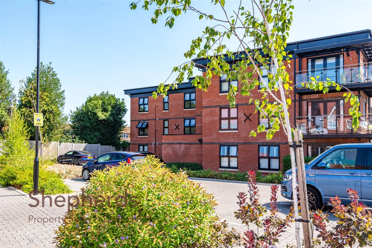 Badgers Walk, Broxbourne, EN10, photo 18