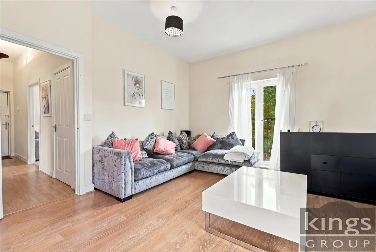 Elms Court, Harlow, photo 2