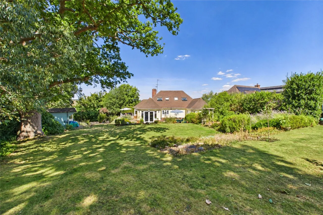 Beech Road, Purley on Thames, RG8, photo 17