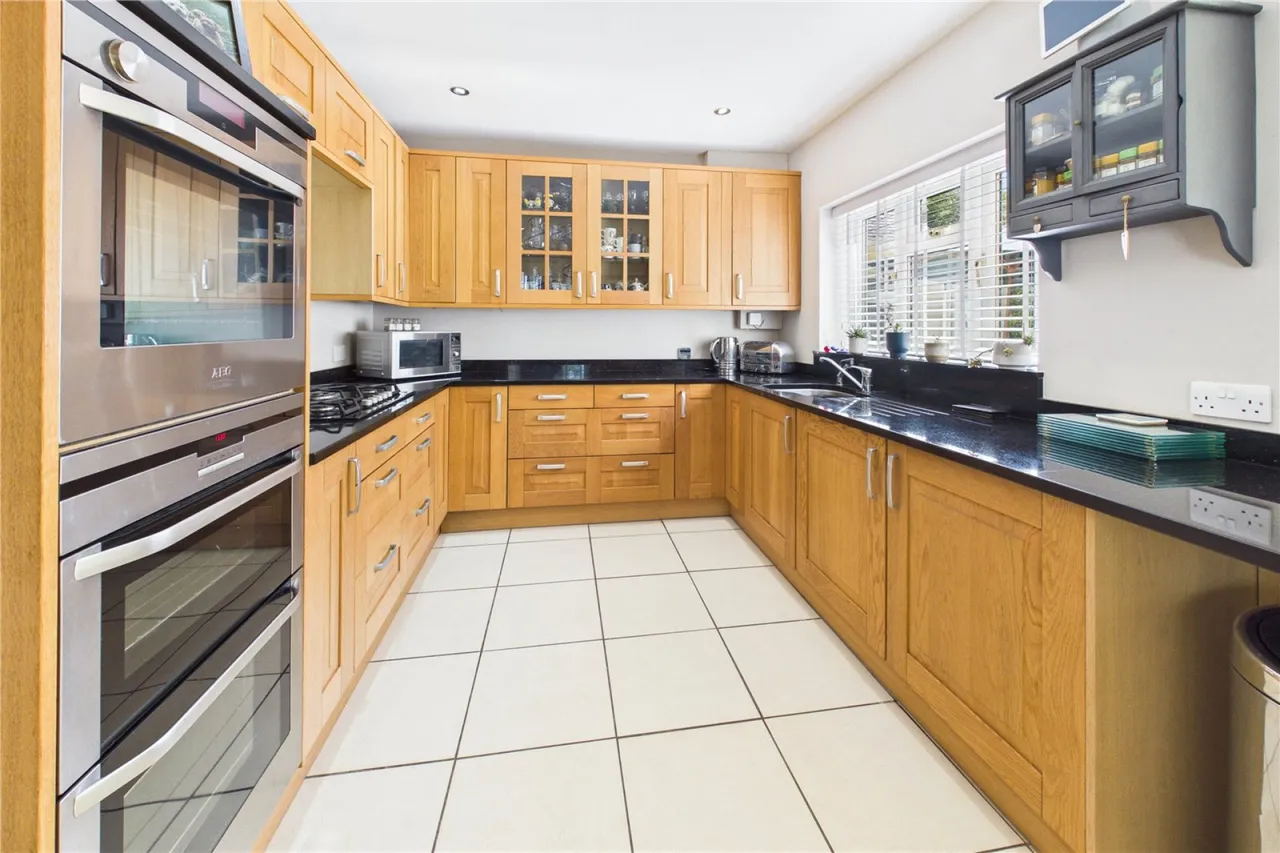 Beech Road, Purley on Thames, RG8, photo 10