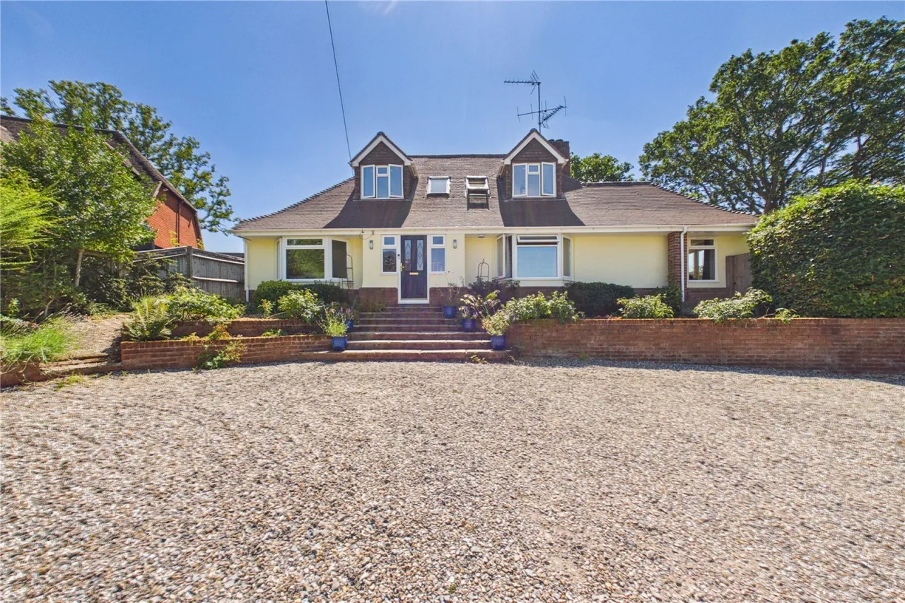 Beech Road, Purley on Thames, RG8, photo 22