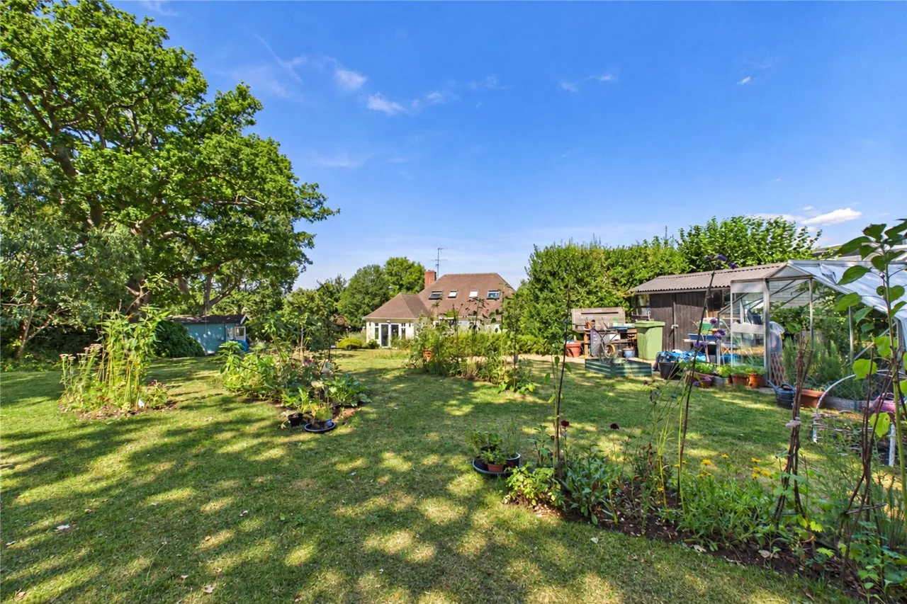 Beech Road, Purley on Thames, RG8, photo 14