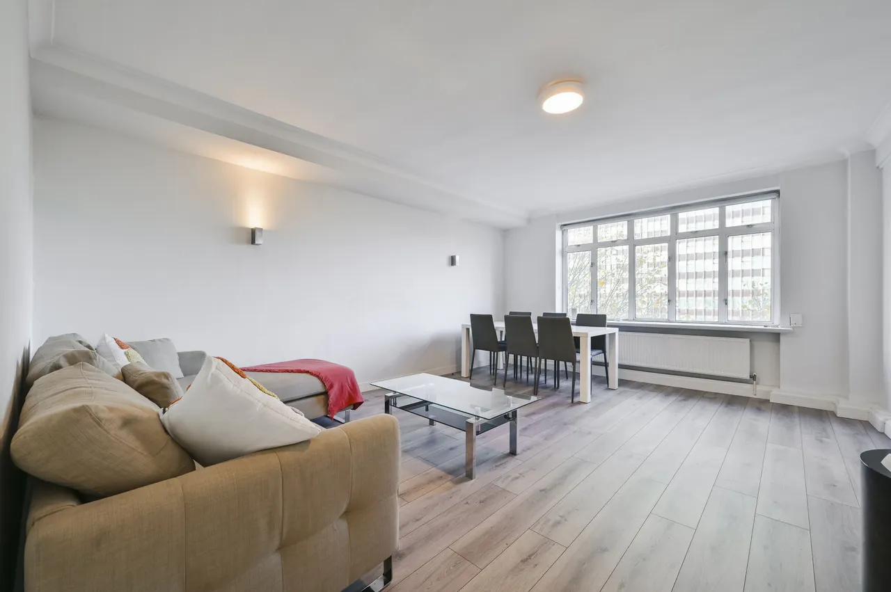 1 bed flat to rent — 56 Warren Court, Euston Road, London