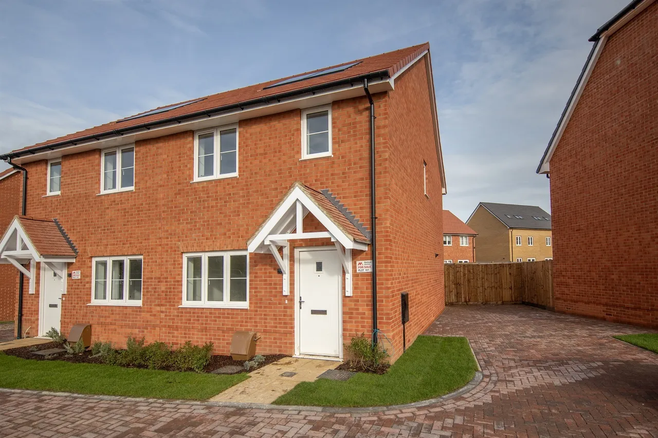 3 bed house for sale, Meadow Gardens, Clacton-On-Sea, CO16