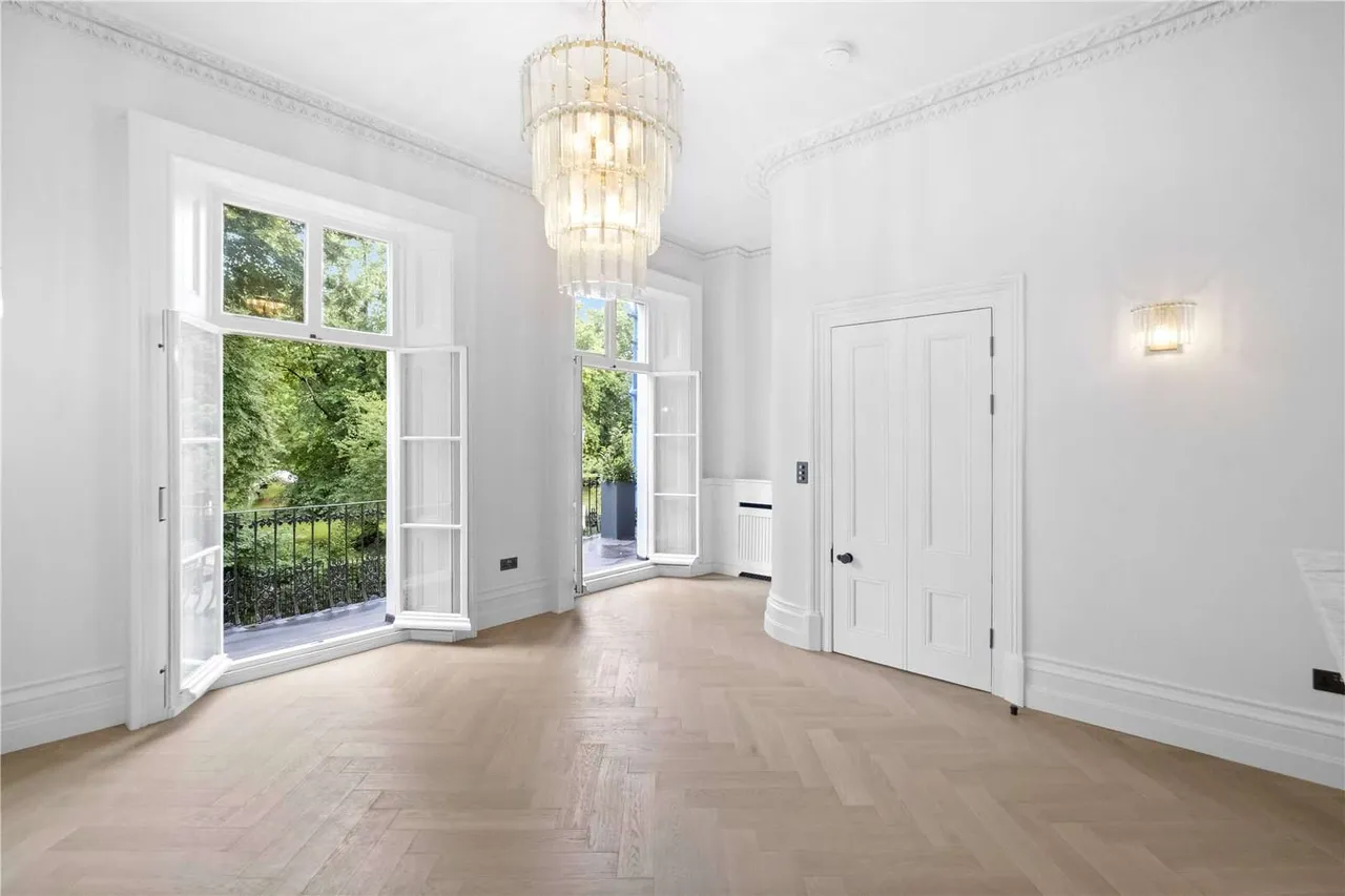 3 bed house for sale — Royal Crescent, Holland Park, London, W11 4SL