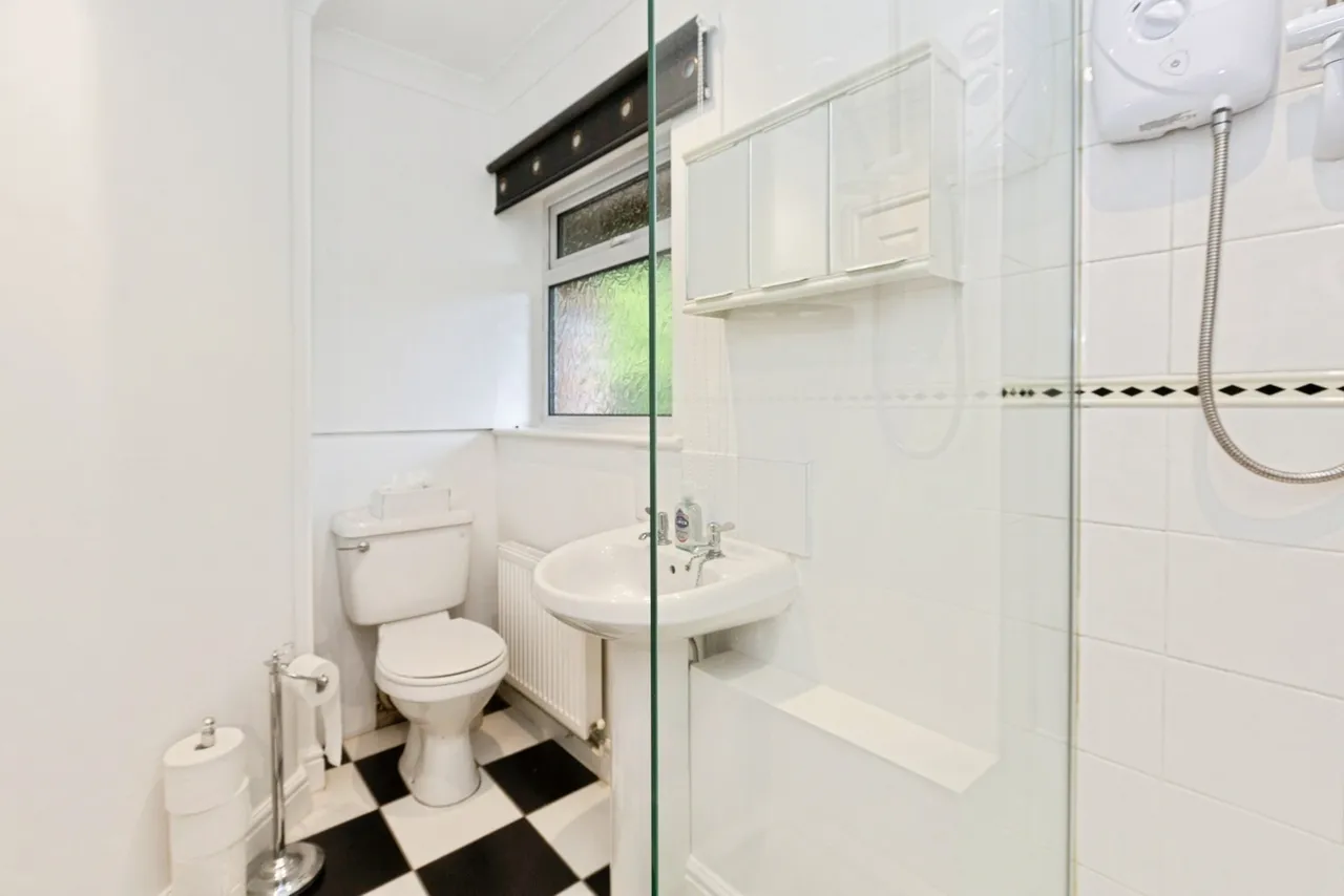 Manford Cross, Chigwell, IG7, photo 14