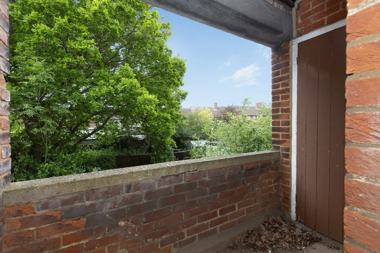 Manford Cross, Chigwell, IG7, photo 15