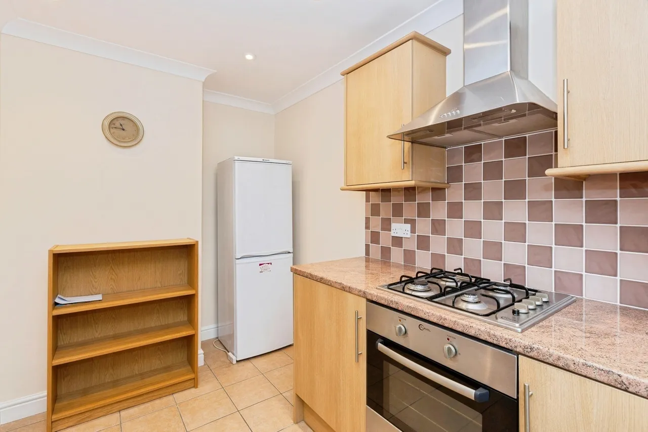 Manford Cross, Chigwell, IG7, photo 10